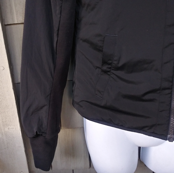 Lululemon Forever Warm Reversible Black Jacket Size 2 - Picture 10 of 12